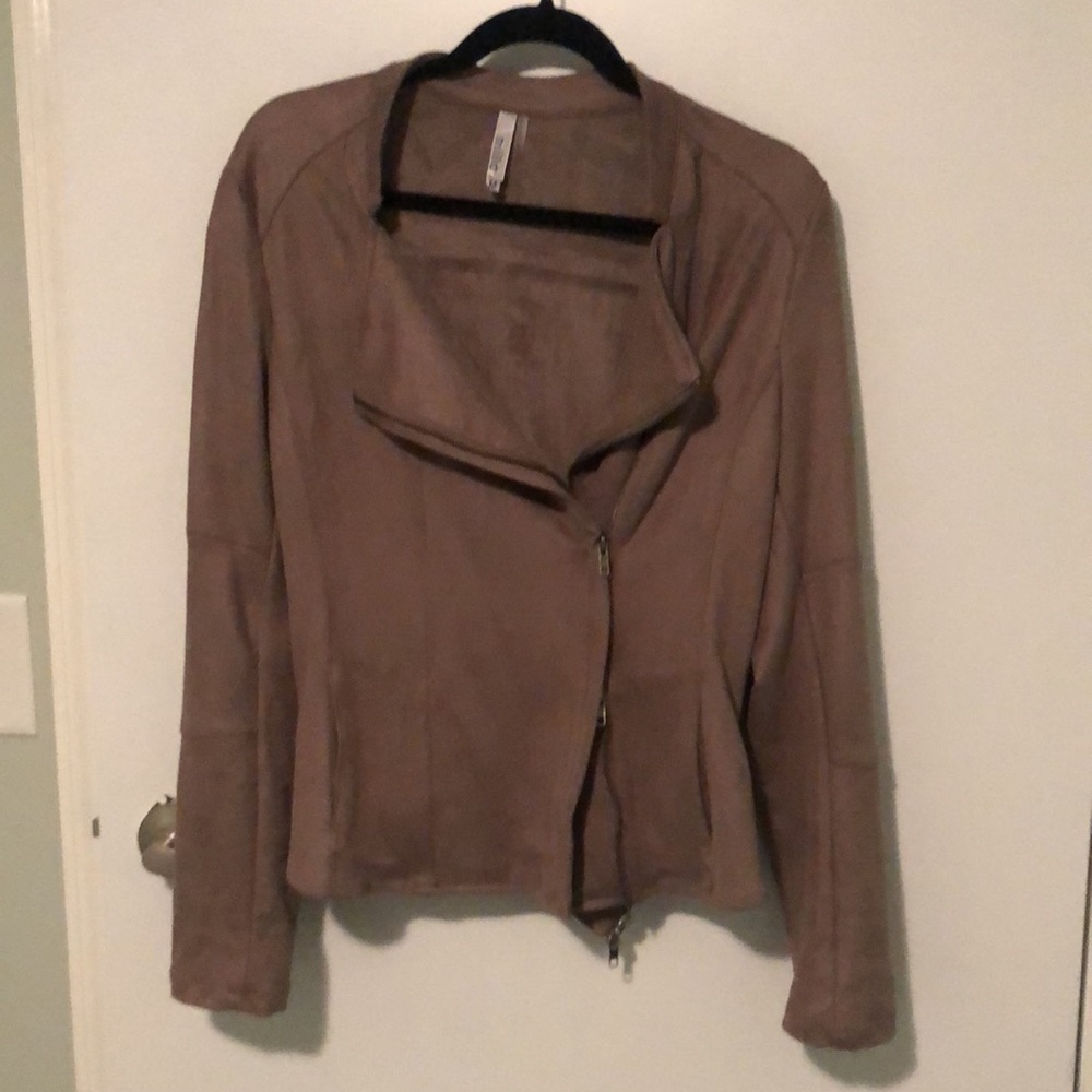 Lightweight jacket - Picture 2 of 4